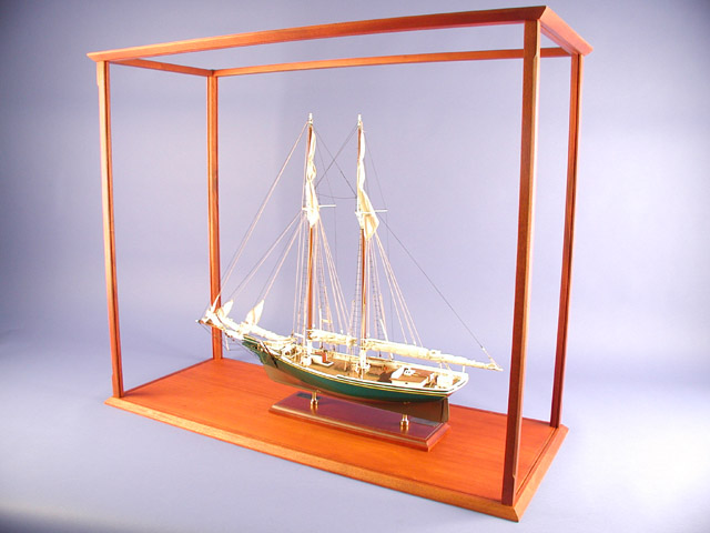 [Ship Model Display Case]