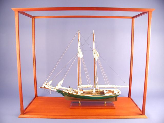 [Ship Model Display Case]